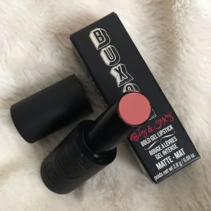 Buxom Lipstick (Pale pink)